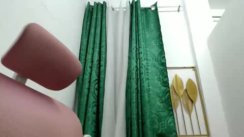 Pearly online show from November 2025 11:37:01 PM