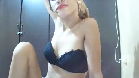 Snapshot of pinaysweet_couple chatting on July 2026 07:27:02 PM pinaysweet_couple online show from July 2026 07:27:02 PM