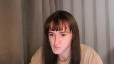 Snapshot of pineapple__mood chatting on June 2026 06:09:02 PM online show from June 2026 06:09:02 PM