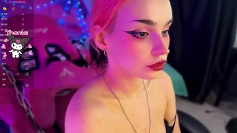 Snapshot of pineapple_dope chatting on June 2026 02:12:02 AM Nancy online show from June 2026 02:12:02 AM
