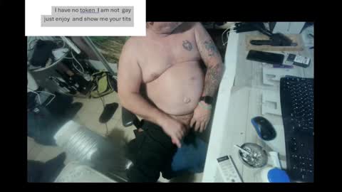 Snapshot of pini_z chatting on December 2024 10:09:01 PM pini_z online show from December 2024 10:09:01 PM