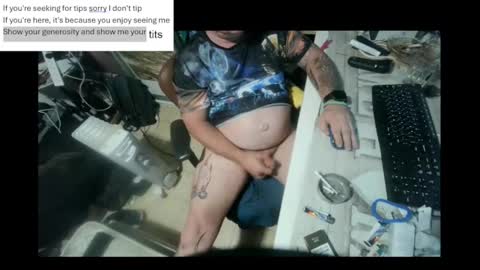 Snapshot of pini_z chatting on January 2025 09:20:02 PM pini_z online show from January 2025 09:20:02 PM