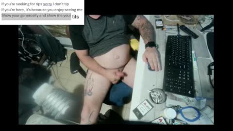 Snapshot of pini_z chatting on January 2025 01:00:01 AM pini_z online show from January 2025 01:00:01 AM