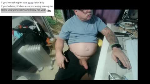 Snapshot of pini_z chatting on February 2025 08:33:01 PM pini_z online show from February 2025 08:33:01 PM