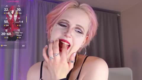 Luna online show from November 2025 09:32:01 PM