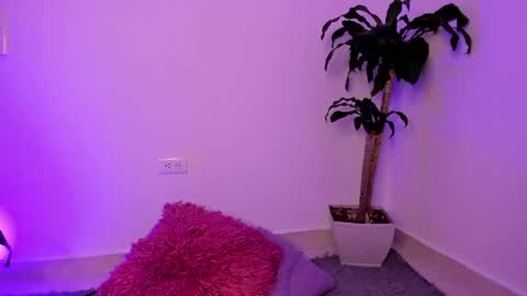Snapshot of pink_quarz chatting on May 2026 11:59:02 AM KELLY online show from May 2026 11:59:02 AM