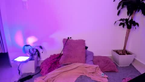Snapshot of pink_quarz chatting on May 2026 12:27:01 AM KELLY online show from May 2026 12:27:01 AM