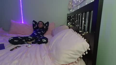 pink_tv online show from November 2025 01:19:01 AM