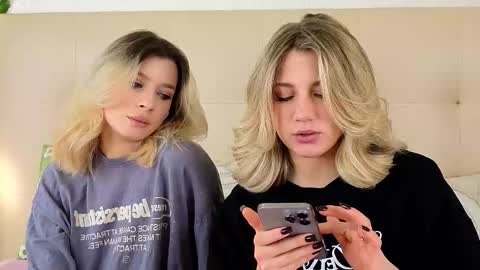 Snapshot of pinkadele chatting on December 2025 09:15:02 AM Adele online show from December 2025 09:15:02 AM