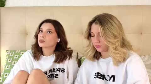 Snapshot of pinkadele chatting on December 2025 09:29:02 AM Adele online show from December 2025 09:29:02 AM