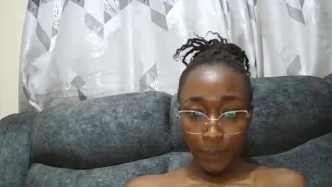 Snapshot of pinkaura_ chatting on February 2026 05:38:01 PM PinkyAura online show from February 2026 05:38:01 PM