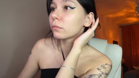 pinkdollylovv online show from December 2024 10:02:02 PM