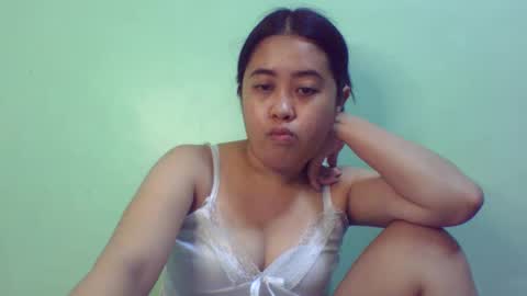 Snapshot of pinkish_shine chatting on February 2025 04:24:02 PM Hi its me shine online show from February 2025 04:24:02 PM