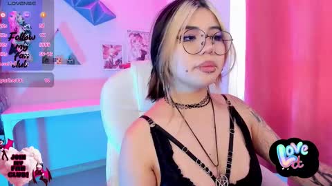 PINKK online show from November 2025 02:07:01 PM