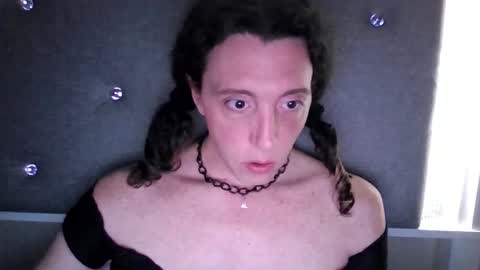 Snapshot of pinkleslie chatting on February 2026 10:19:02 AM Leslie online show from February 2026 10:19:02 AM