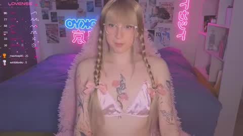 pinkvenom_ online show from September 2025 11:37:02 AM