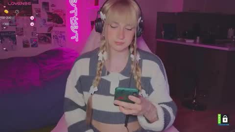 pinkvenom_ online show from February 2026 03:24:01 PM