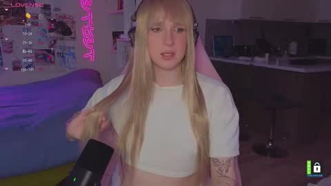 pinkvenom_ online show from March 2026 10:12:02 AM