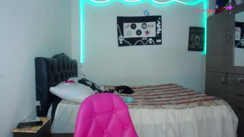 VIOLETA LOPEZ online show from April 2026 01:12:01 PM