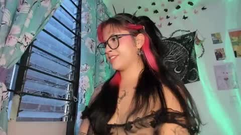 Snapshot of pinky_promiseex chatting on July 2026 11:22:01 PM pinky_promiseex online show from July 2026 11:22:01 PM