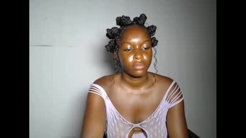 pinkykiki_247 online show from December 2025 06:38:01 PM