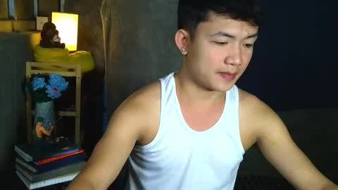 Snapshot of pinoy_petitehugecock chatting on March 2026 04:42:01 PM alex online show from March 2026 04:42:01 PM