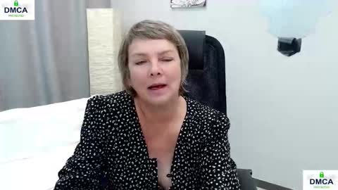 Snapshot of pion_s chatting on October 2025 10:15:01 AM Bella online show from October 2025 10:15:01 AM