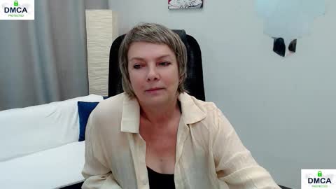 Snapshot of pion_s chatting on October 2025 09:33:01 AM Bella online show from October 2025 09:33:01 AM