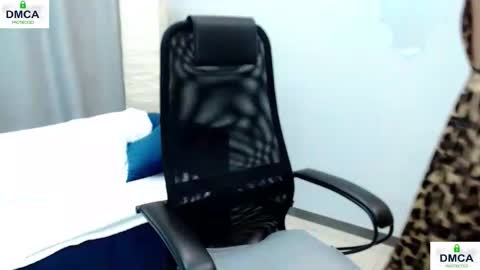 Snapshot of pion_s chatting on October 2025 09:55:02 AM Bella online show from October 2025 09:55:02 AM