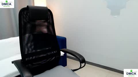 Snapshot of pion_s chatting on November 2025 07:36:02 AM Bella online show from November 2025 07:36:02 AM