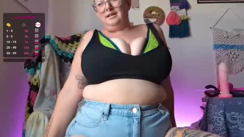 Em online show from January 2025 08:46:02 PM