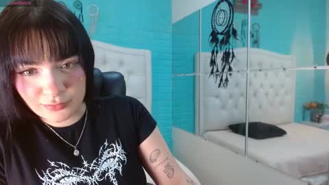 KATY online show from November 2025 08:16:01 PM