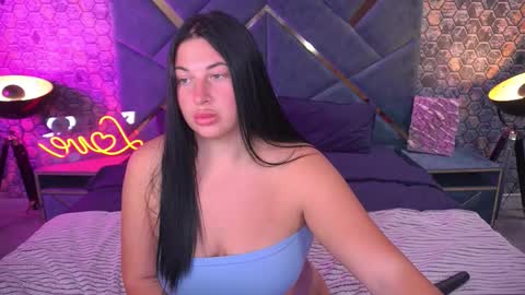 pixiehott online show from September 2025 09:30:01 PM