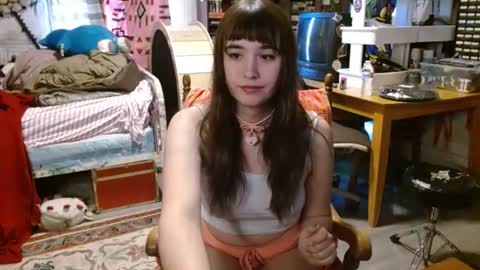 Snapshot of pixinun chatting on May 2026 03:28:01 PM Izzy online show from May 2026 03:28:01 PM