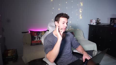 Arsenii online show from December 2024 11:03:01 PM