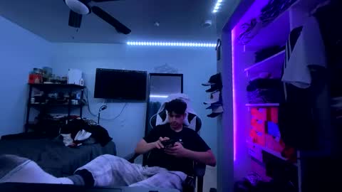 X X X online show from November 2025 06:01:01 AM