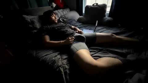 X X X online show from November 2025 07:02:02 PM