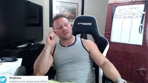 Player online show from December 2024 02:20:02 AM