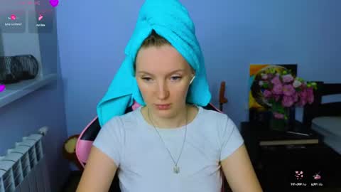 Snapshot of playful_mary chatting on July 2026 08:22:01 PM Masha online show from July 2026 08:22:01 PM