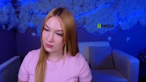 Sophie online show from March 2026 08:25:02 PM