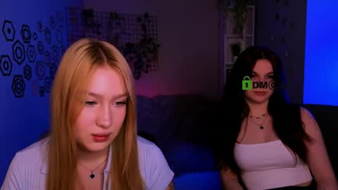 Snapshot of playful_sophie chatting on April 2026 07:22:01 PM Sophie online show from April 2026 07:22:01 PM
