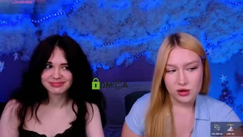 Snapshot of playful_sophie chatting on June 2026 07:29:01 PM Sophie online show from June 2026 07:29:01 PM