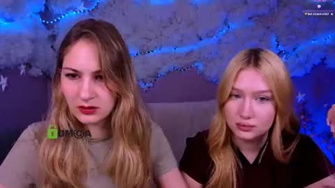 Snapshot of playful_sophie chatting on June 2026 07:35:02 PM Sophie online show from June 2026 07:35:02 PM