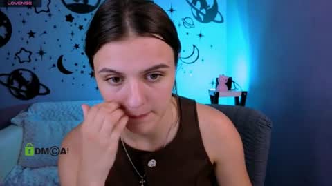 Snapshot of playful_sophie chatting on June 2026 07:23:01 PM Sophie online show from June 2026 07:23:01 PM