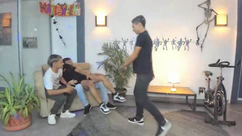   online show from October 2025 11:05:01 PM