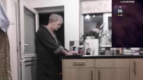 Play Me online show from December 2025 01:10:01 AM