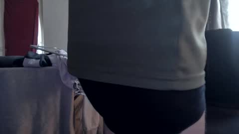 Hello ask me  . Im glad  to see you here in my room. Welcome PVT is open online show from October 2025 08:44:01 AM