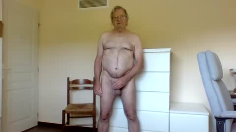Snapshot of pluchet chatting on June 2026 06:05:02 AM pluchet online show from June 2026 06:05:02 AM