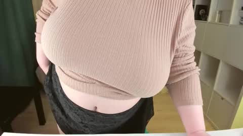 Alice online show from October 2025 10:19:02 PM