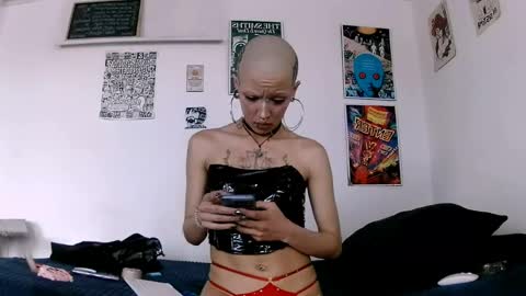 Snapshot of plutonbluemoon_999 chatting on May 2026 06:26:02 PM online show from May 2026 06:26:02 PM